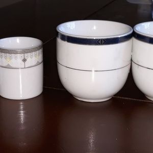 Small espresso cups & tea med. Cups